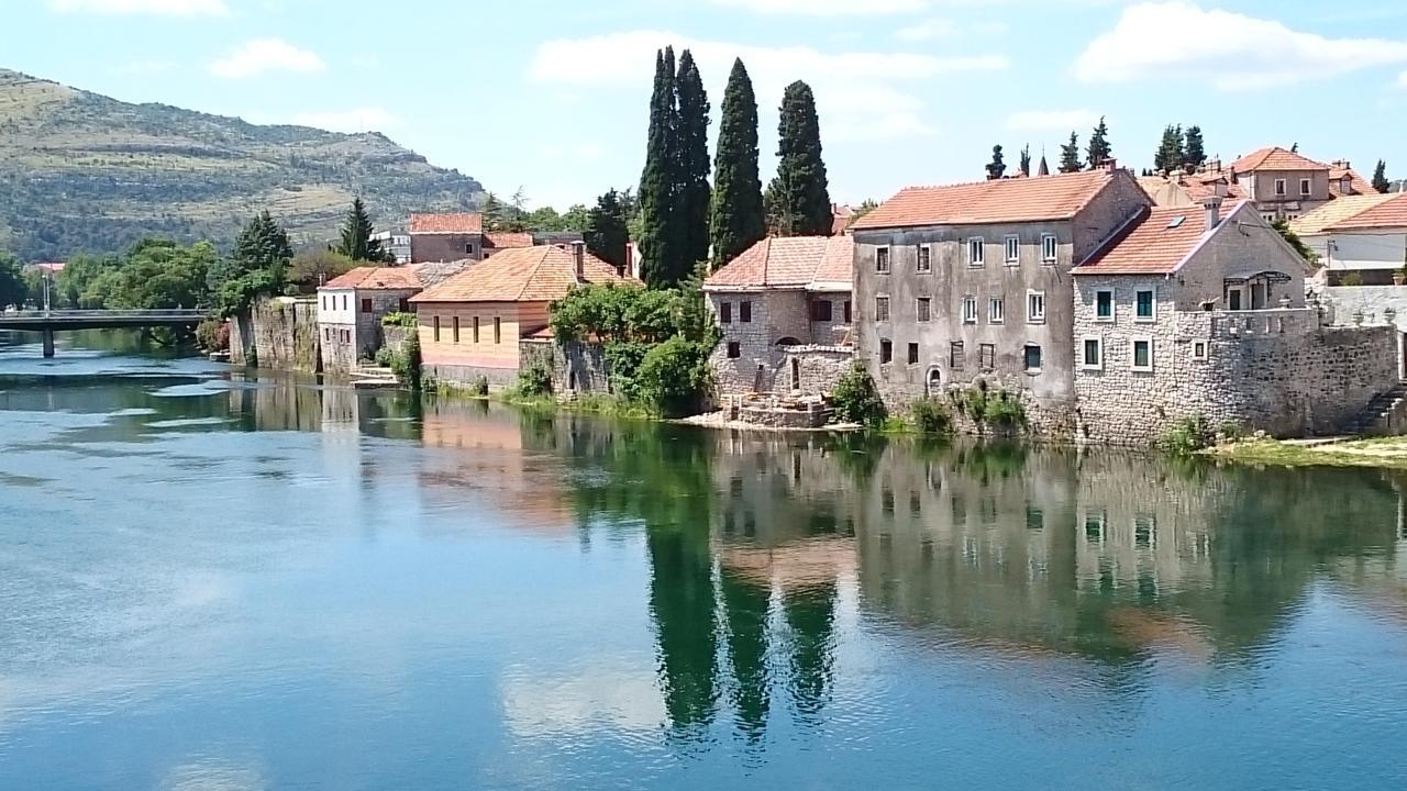 Central Place Trebinje Luaran gambar